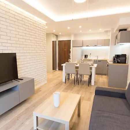 Apartlogy Aura2 105 - Experience Intelligent Living While Travelling גדנסק